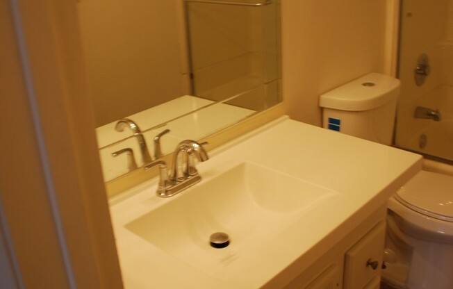 2 beds, 1 bath, $2,450, Unit # 1901