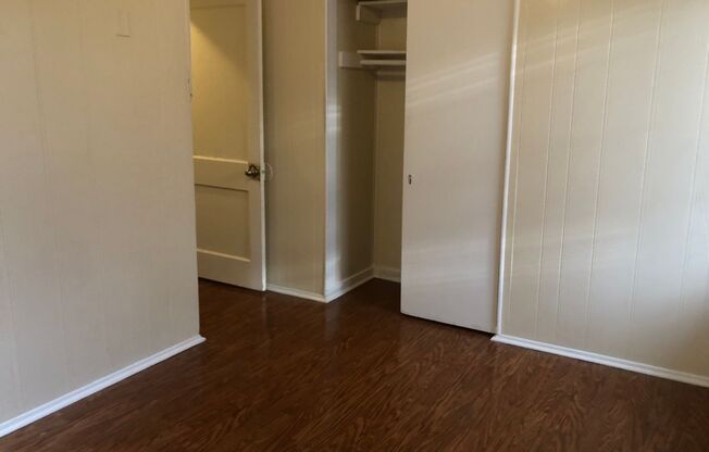 3 beds, 1 bath, $800