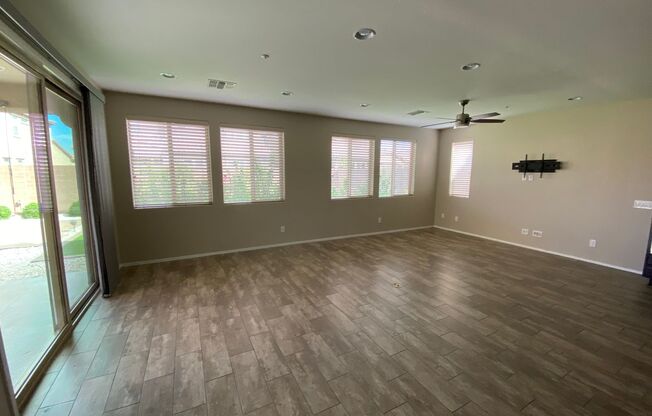 4 beds, 3 baths, $2,899