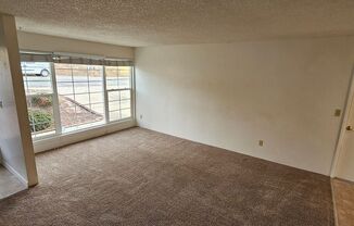 3 beds, 2 baths, $1,450, Unit 07A