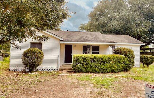 RECENTLY REMODELED 3 BEDROOM 2 BATH  LEASE HOME IN LIBERTY, TEXAS