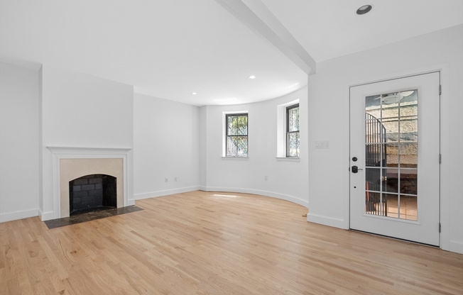 131 WARREN AVE