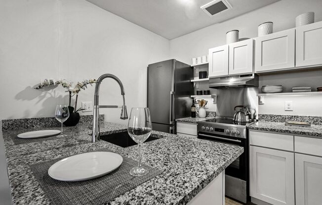 Studio, 1 bath, 425 sqft, $2,040, Unit 2M