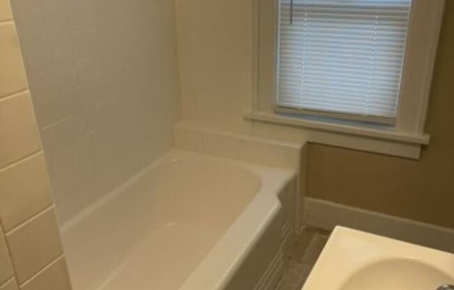 3 beds, 1 bath, $1,249