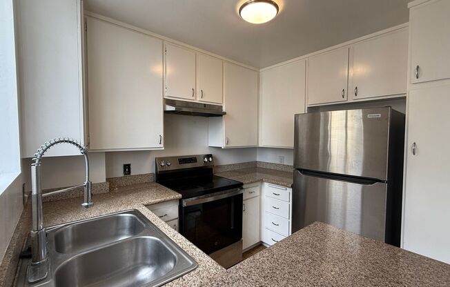 Luxury Living at 1377 S Beverly Blvd, Los Angeles, CA 90024