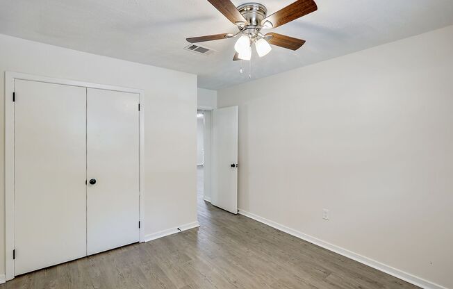 2 beds, 1 bath, $1,175, Unit #10