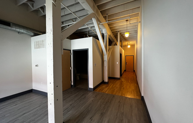 1 bed, 1 bath, 715 sqft, $1,365, Unit 248