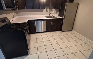 Spacious 1 Bedroom Apartment Home in Upper East Side Milwaukee