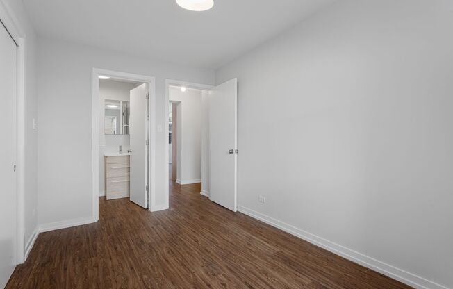 2 beds, 2 baths, $2,400, Unit 414