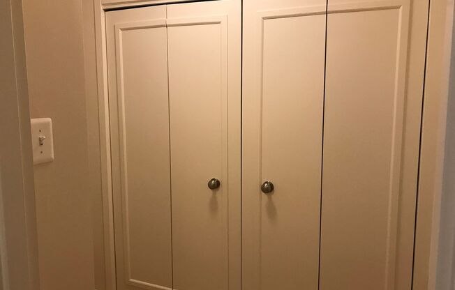 Studio, 1 bath, 460 sqft, $2,200