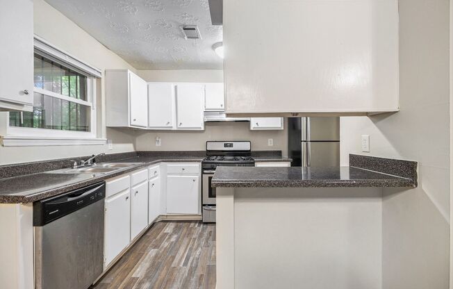 3 Bedroom 2 Bath Home with Den and Screened Porch