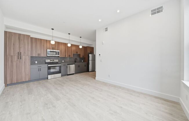 1 bed, 1 bath, 810 sqft, $1,900