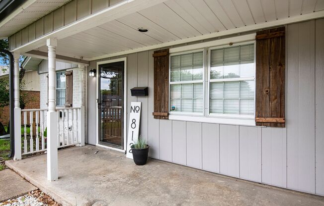 Charming and Updated in Crowley!