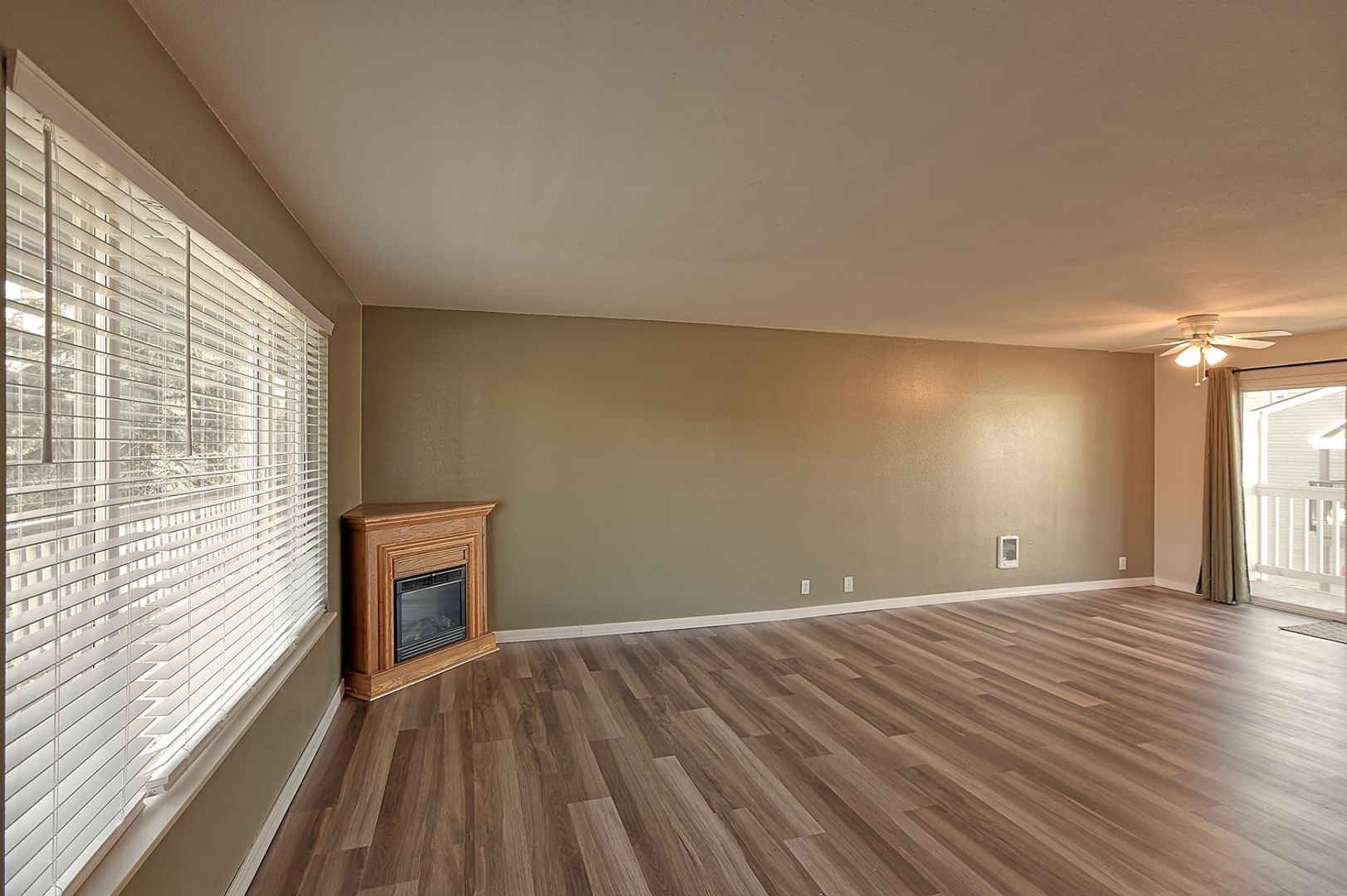 Charming 2 Bdrm Everett Condo - Budget Friendly!