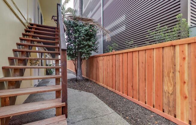 Studio, 1 bath, 300 sqft, $1,300, Unit 7