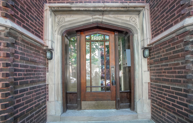 Pine Grove and Cornelia Lakeview Apartments