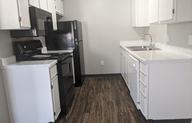 1 bed, 1 bath, 720 sqft, $850