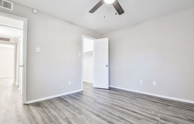 2 beds, 1 bath, 990 sqft, $995, Unit H3