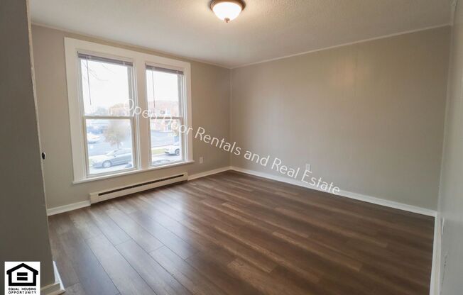 1 bed, 1 bath, $795, Unit 1012 1/2 Huffman st