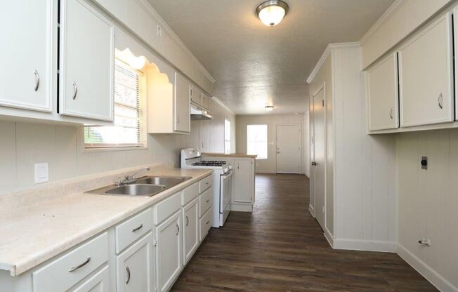 Christmas Move-In Special! Sign a lease now and get 50% off your first month’s rent. Hurry — offer ends 12/26!