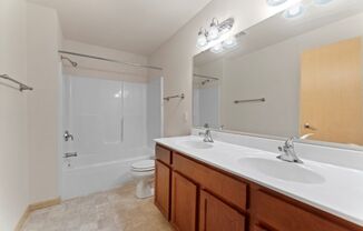 Middleton 2 Bedroom Apt Homes with Garage - Private, Scenic Area