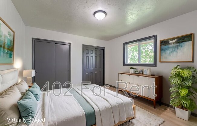 1015 N 47 AVE