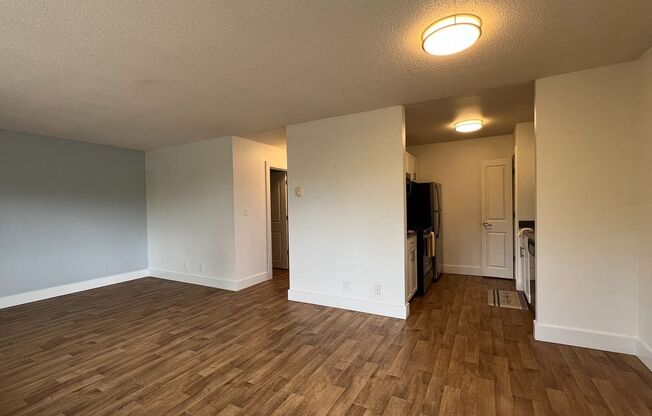 2 beds, 1 bath, 758 sqft, $1,495, Unit 29