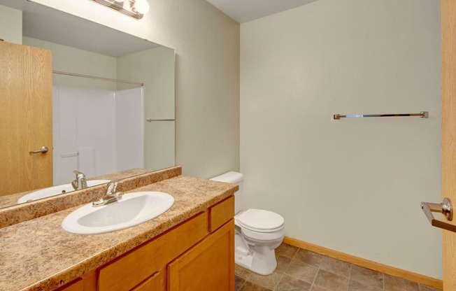Roosevelt East bathroom Apartment Rental Williston, North Dakota