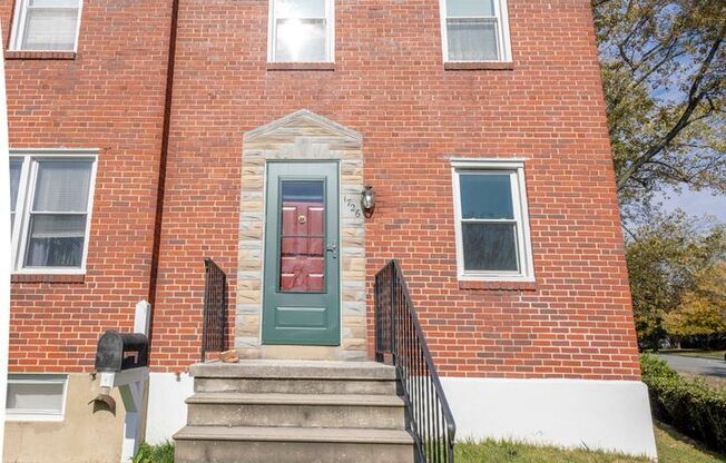 1726 Redwood Ave