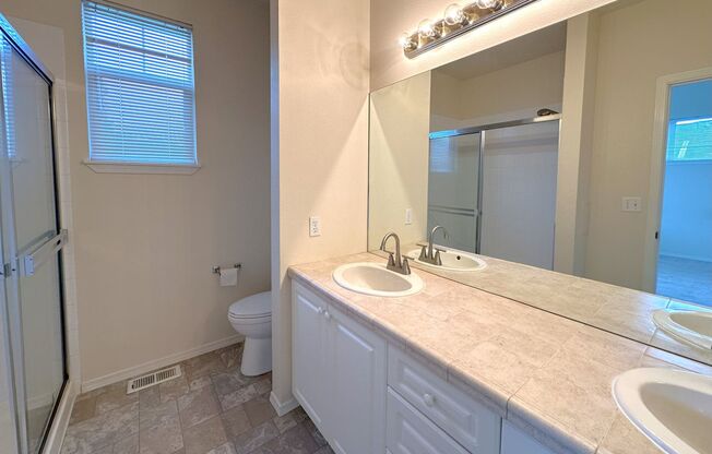 3 beds, 2.5 baths, $3,050, Unit UNIT #Q 101