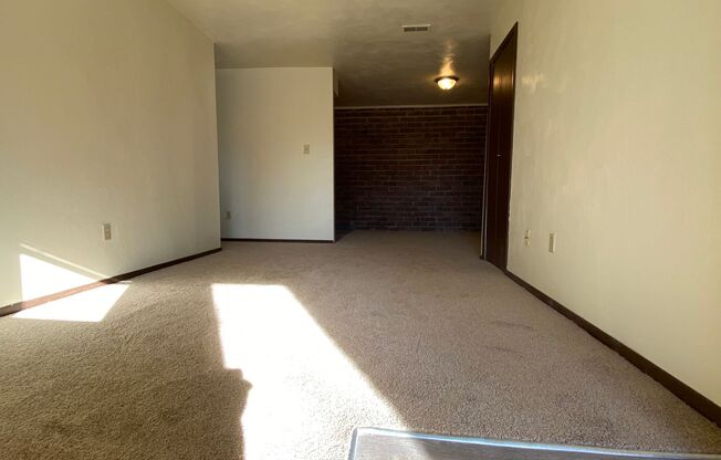 1 bed, 1 bath, $825, Unit 18