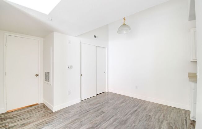 1 bed, 1 bath, 700 sqft, $1,350, Unit 222