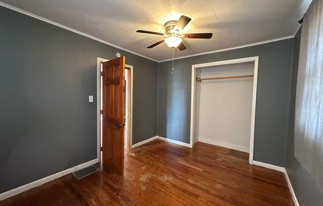 3 beds, 1 bath, $1,400