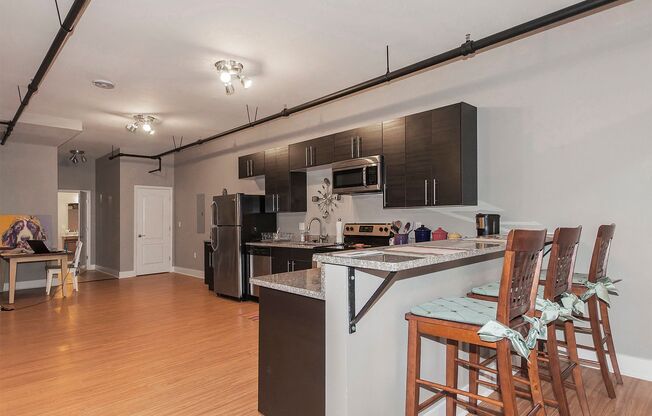 2 beds, 1 bath, 1,400 sqft, $2,250, Unit Jane 102