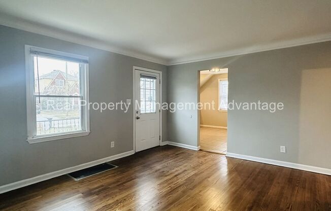 Charming 3 Bedroom Bungalow in Prime Ferndale Location!