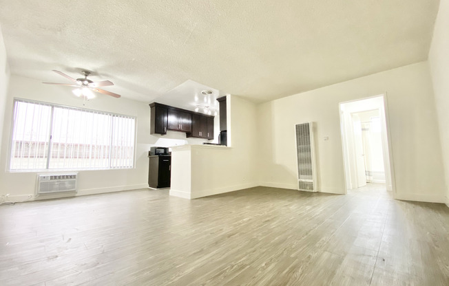 12811 Caswell Ave
