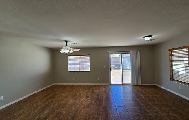 A Fabulous 4 Bedroom Home in N.Las Vegas 1 Bedroom Downstairs.