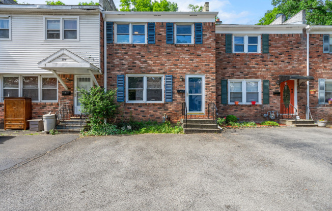 196 MT HOPE DR