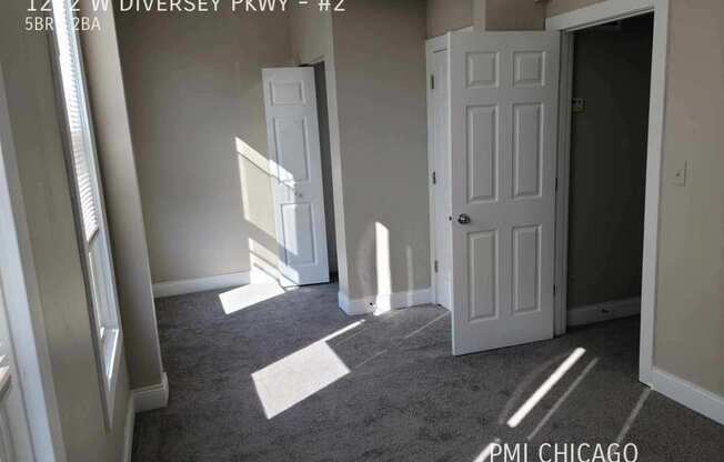 1222 W Diversey Pkwy