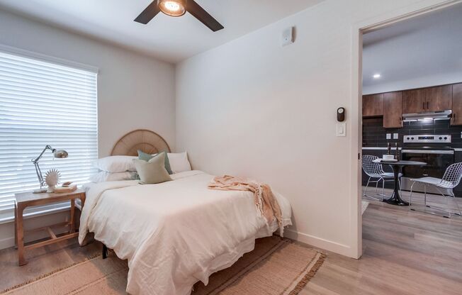 3 beds, 2 baths, 970 sqft, $3,495, Unit 4880-1