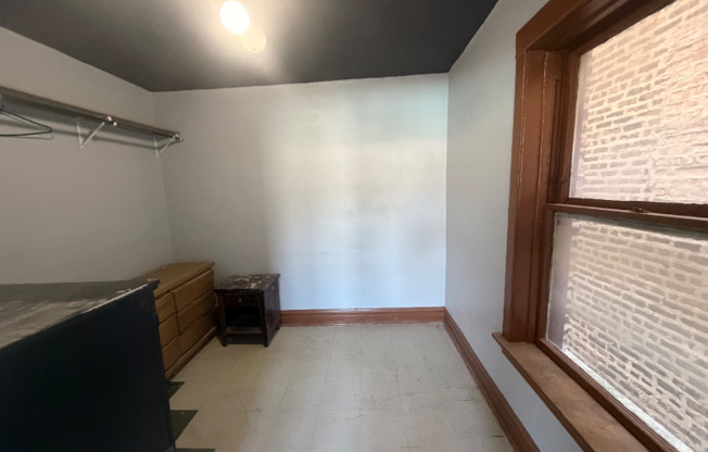 2457 S WASHTENAW AVE