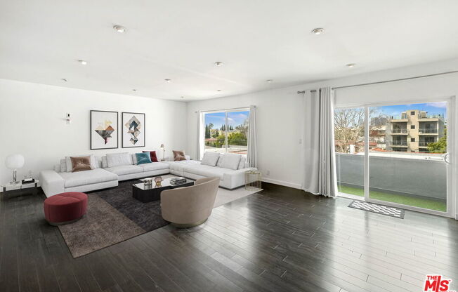 825 LE DOUX RD