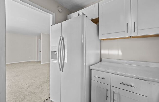 *MOVE IN READY* 3 Bed, 2 Bath Condo, Close to Uptown!!!