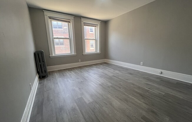 376 Riverway