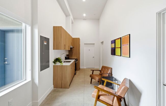 Studio, 1 bath, 390 sqft, $1,895, Unit 304-A
