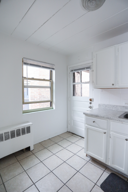 5649 CHRISTIANA