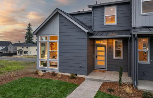 Gorgeous 3 Bedroom with Loft and Bonus Room! High Ceilings! Pantry! Keyless Entry! Double Oven & MORE! Must SEE!