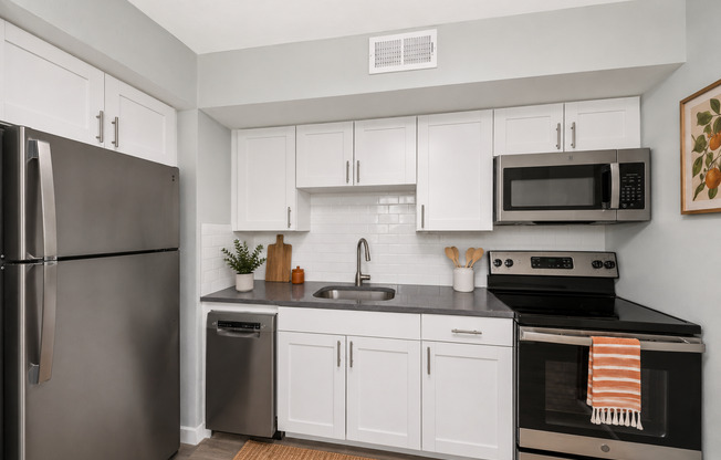 1 bed, 1 bath, 700 sqft, $895, Unit 1B