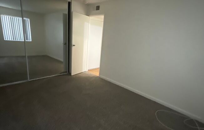 1 bed, 1 bath, 592 sqft, $925, Unit 17