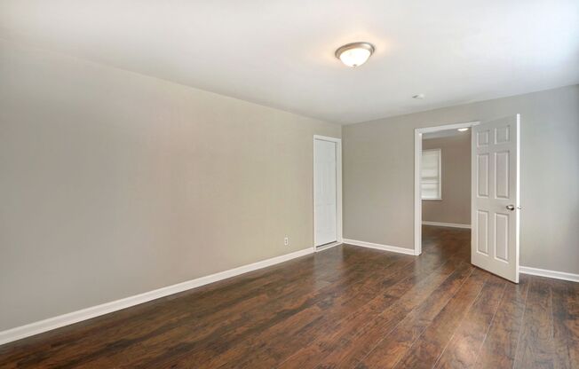 1 bed, 1 bath, $1,300, Unit A